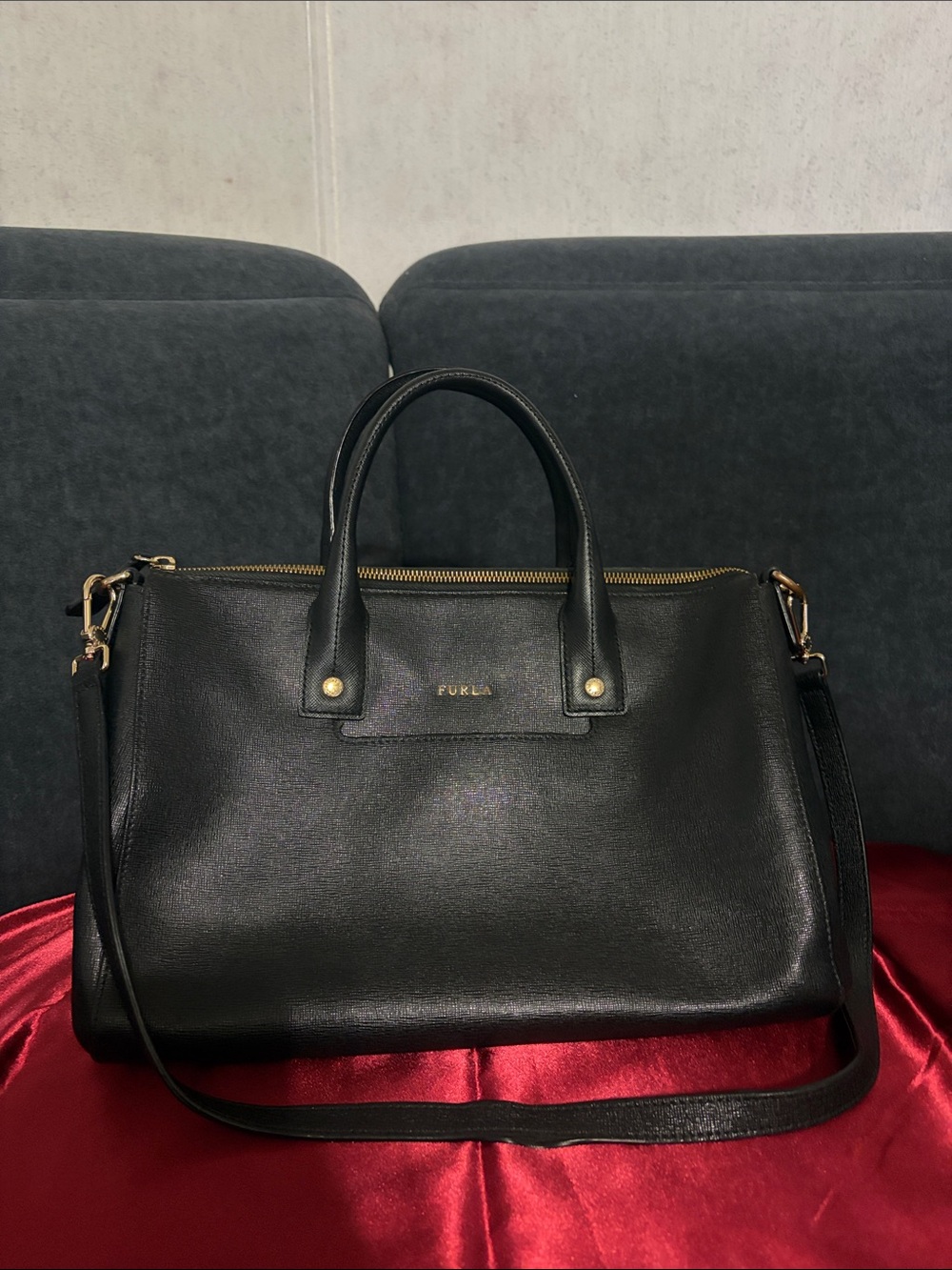 FURLA LEATHER BLACK 2 WAY BAG🖤